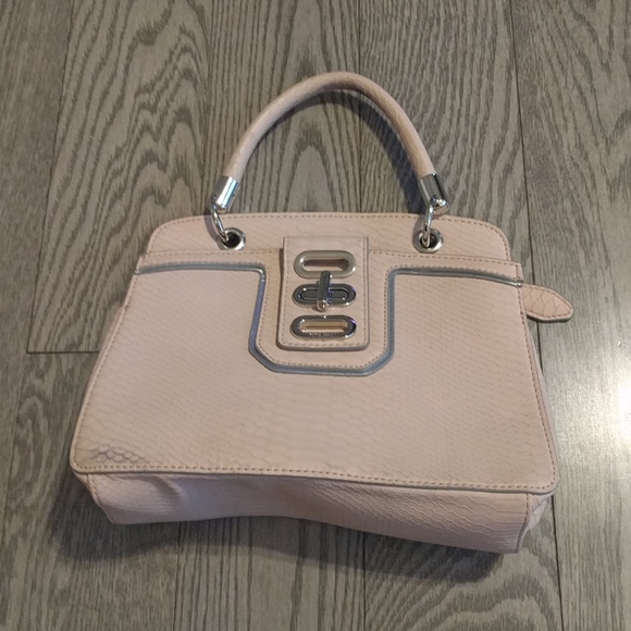 Beautiful small satchel by Nine West 🌸🌸🌸 - Picture 5 of 8